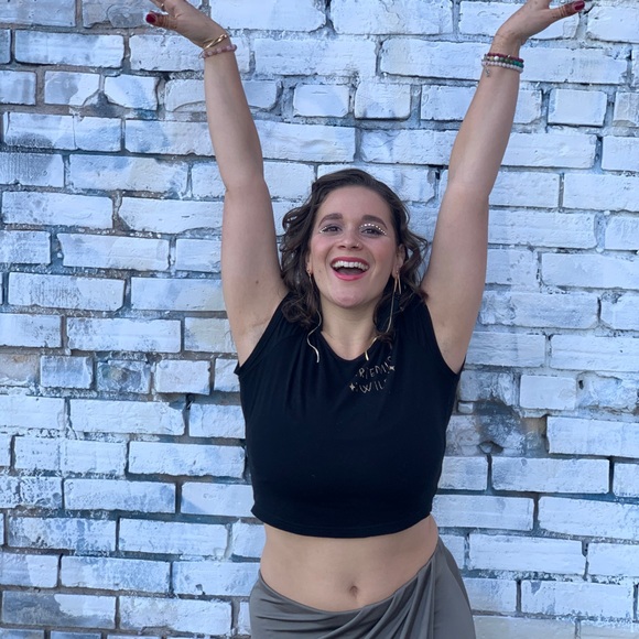 Meet your Posher, Lakshmi - Picture 2 of 3